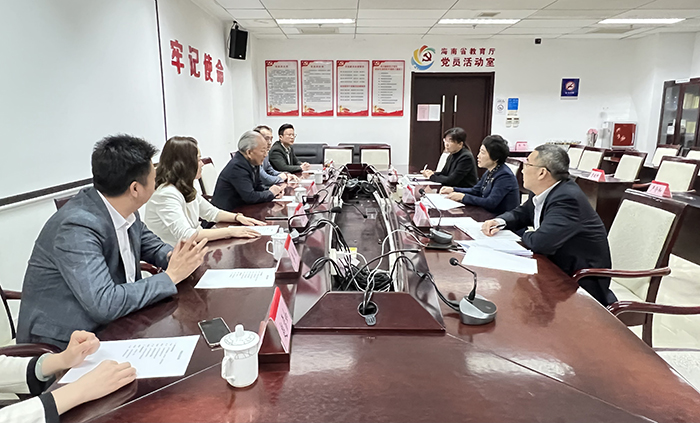 12月7日 嚴(yán)介和理事長(zhǎng)與海南省教育廳黨委書(shū)記、廳長(zhǎng)曹獻(xiàn)坤會(huì)談 (3).jpg