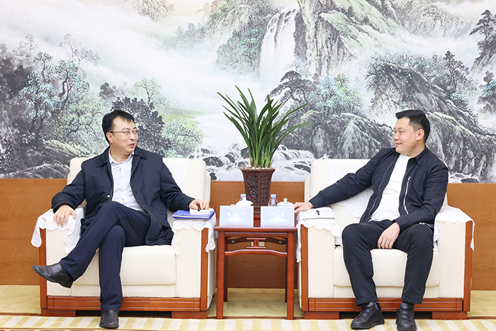 1671009485610052178.jpg 嚴(yán)昊.jpg
